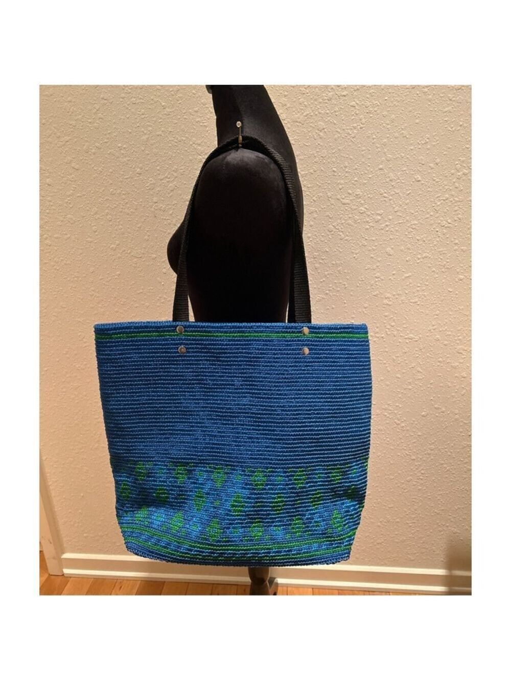Women's Aruna Designs Blue Green Crochet large Tote Bag 
16 x 15 x 7